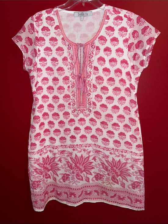 bella tu Dresses & Skirts - Bella Tu Lightweight Cotton White & Pink Short Sleeve Shift Dress